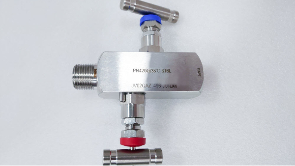 PN420內(nèi)外螺紋直通柱狀二閥組